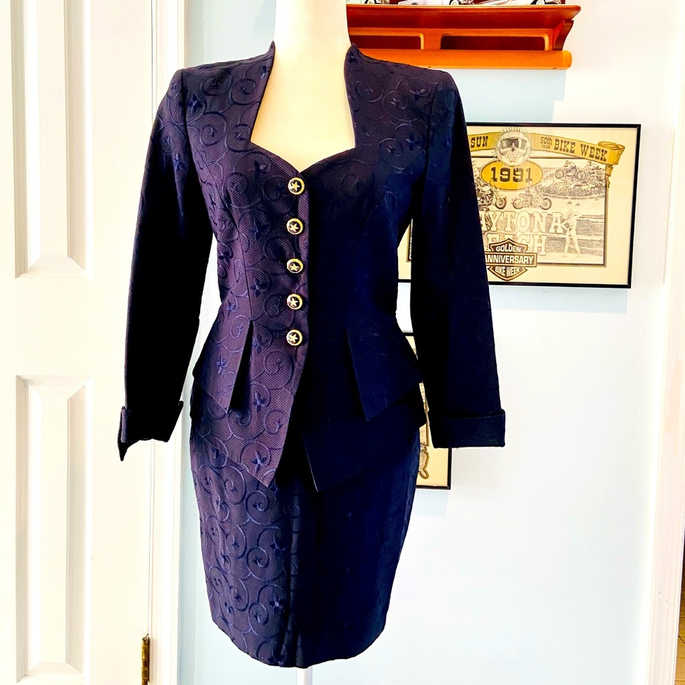 Escada Couture Two Piece Suit. Size 36